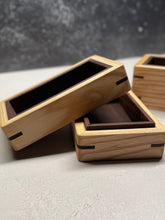 Load image into Gallery viewer, Ash and Walnut Nesting Box